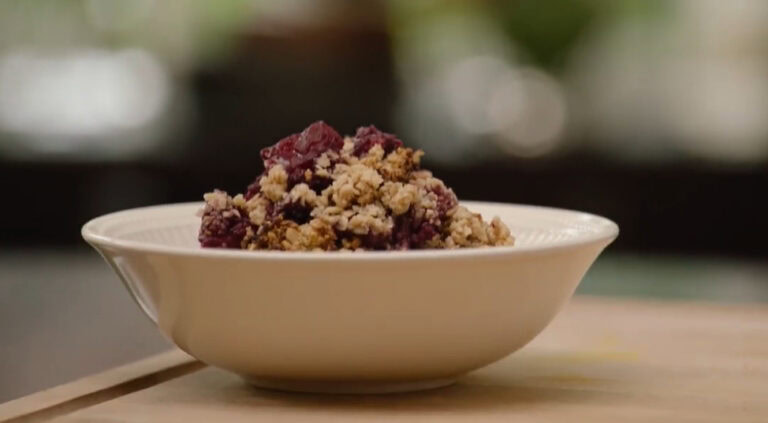 Hairy Bikers Apple And Blackberry Crumble Recipe