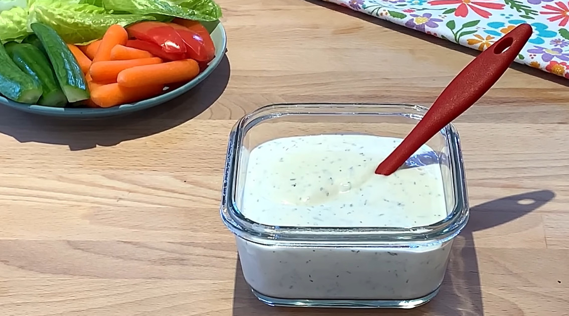 Texas-Roadhouse-Blue-Cheese-Dressing-Recipe