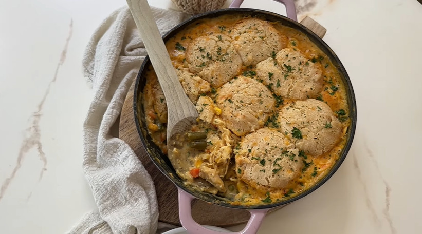 Cheddar Bay Biscuit Chicken Casserole Recipe