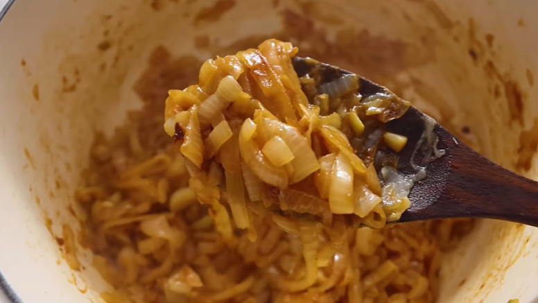 Famous Barr French Onion Soup Preparation