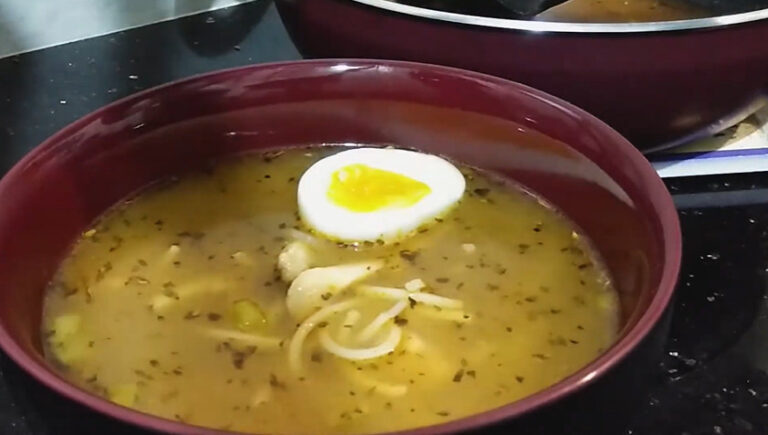 Chicken Yat Gaw Mein Soup Recipe