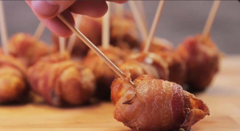 Sheetz Cheesy Bacon Tater Bombs serving