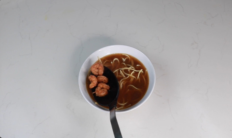 Shrimp Yat Gaw Mein Soup serving
