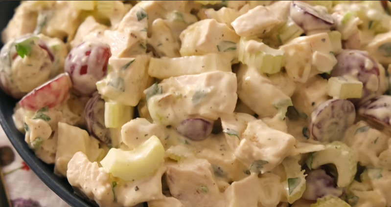  Cafe Max Chicken Salad 