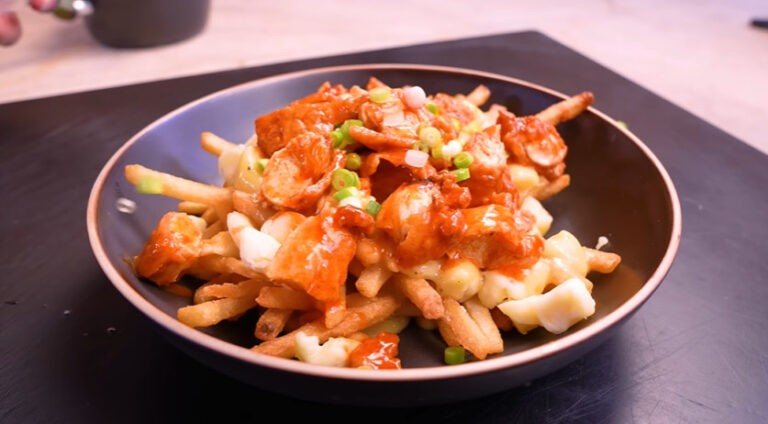 Buffalo Chicken Poutine Recipe