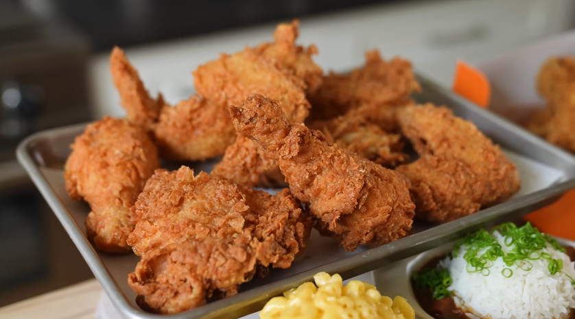 Popeyes Fried Chicken serving idea 